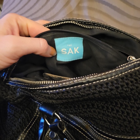 Vintage The Sak black crochet and leather purse - Picture 5 of 13